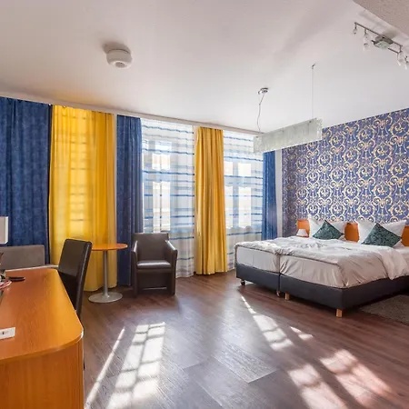 Bayrischer Hof מלון 3*