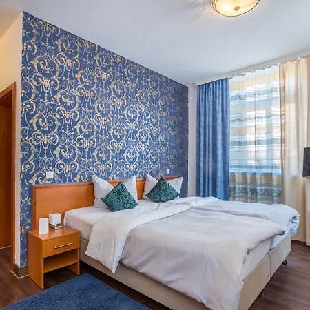 Bayrischer Hof Ξενοδοχείο 3*