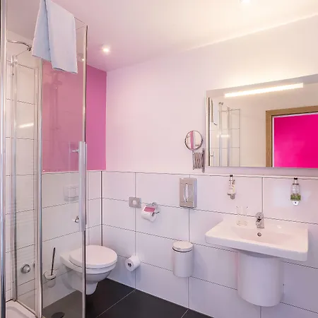 Bayrischer Hof 3* היידלברג