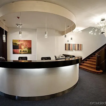 Bayrischer Hof מלון 3*