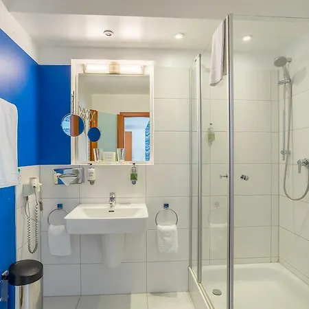 Bayrischer Hof מלון