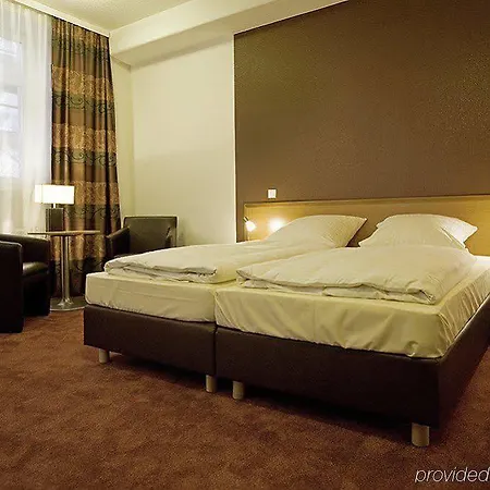 מלון Bayrischer Hof היידלברג