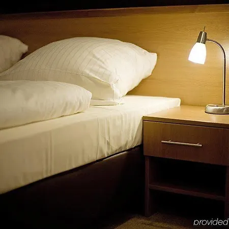 Bayrischer Hof מלון