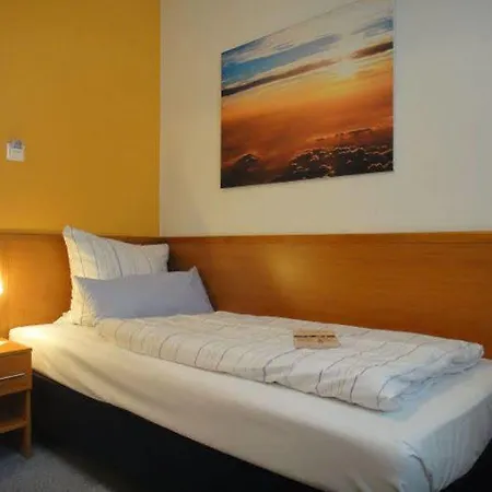 Bayrischer Hof מלון