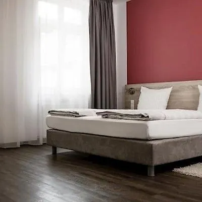 Bayrischer Hof Hotel 3*